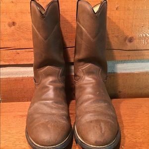 Justin men’s cowboy boots